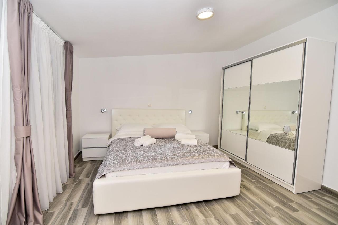 Apartments Sana 2 Vir Εξωτερικό φωτογραφία